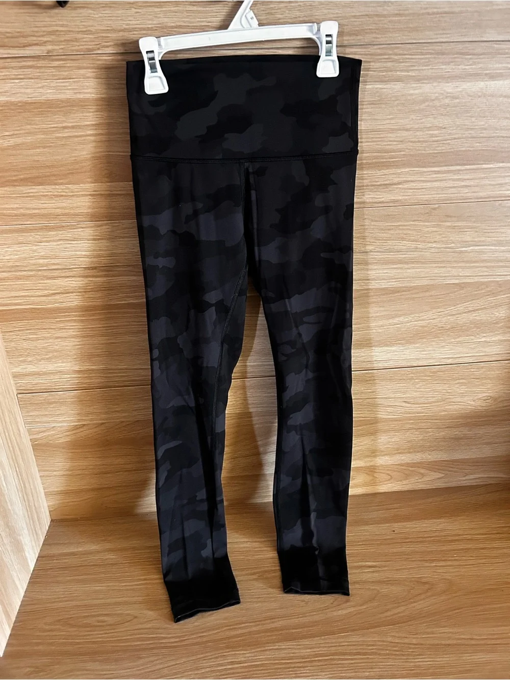 Lululemon Align High Rise Crop Leggings 23” Gray Camo Size 4